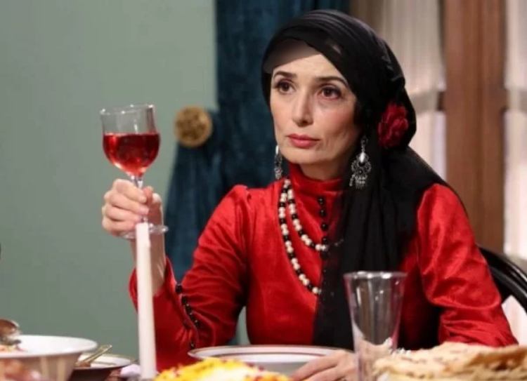 آتنه فقیه نصیری