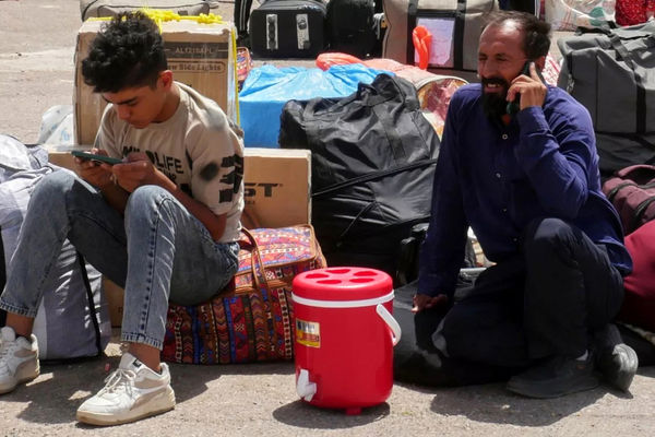 راهنمای کامل بیمه و مالیات برای اتباع خارجی