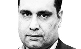 بورس در باتلاق ارز