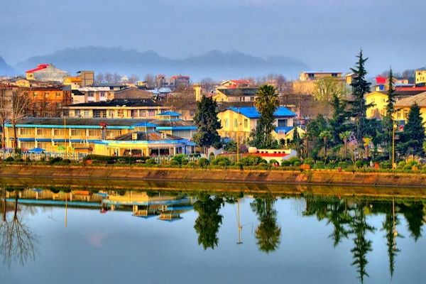 از گرانی تا ارزانی: قیمت‌های به‌روز مسکن شمال ایران در ۶ آذر ۱۴۰۴!