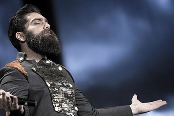 ماجرای غم‌انگیز غش کردن مادر داغدیده در کنسرت علی زندوکیلی + فیلم