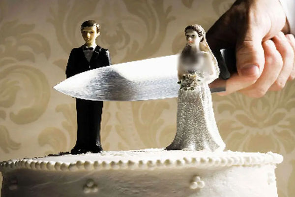 اقدام شوکه کننده یک تازه عروس در مراسمش / آبرویی که از داماد بیچاره رفت !