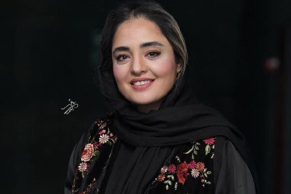 نقاشی حیرت‌انگیز چهره خندان نرگس محمدی به سبک سیاه قلم؛ شاهکار دست طراح ایرانی!