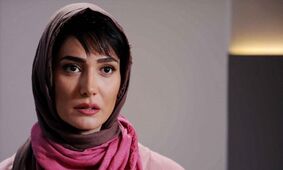 عکس بی‌نظیر از «مینا وحید» در ژستی هنری و کافه‌ای!