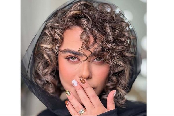 استایل جنجالی الهام اخوان: کیف بزرگ‌تر از قدش و پاسخ طنزآمیز او!  + فیلم