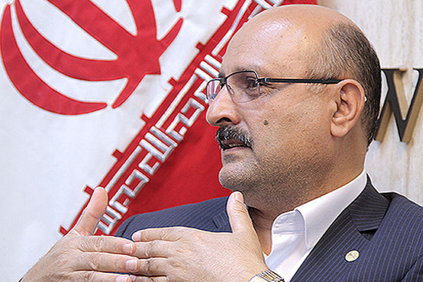 مردم باید نکرده‌های مسئولان را جبران کنند!