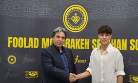 سپاهان قرارداد پدیده جوان خود را چهار سال تمدید کرد +عکس