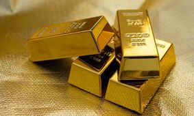 تغییر نرخ بهره آمریکا دوباره طلا را از قله پایین کشید