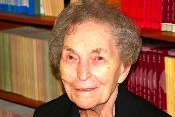 آنا شوارتز کیست؟  یکی از مهم‌ترین اقتصاددانان تاریخ!