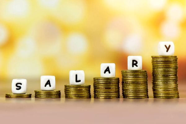 وعده شیرین دولت به بازنشستگان: پول در راه است!