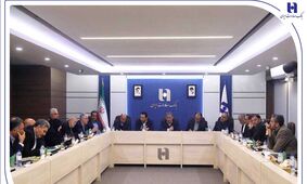 نشست اعضای کمیسیون اقتصادی مجلس با مدیرعامل و مدیران ارشد بانک صادرات ایران برگزار شد/ تقدیر نمایندگان مجلس از روند اصلاحات و ارتقای خدمات در بانک صادرات ایران