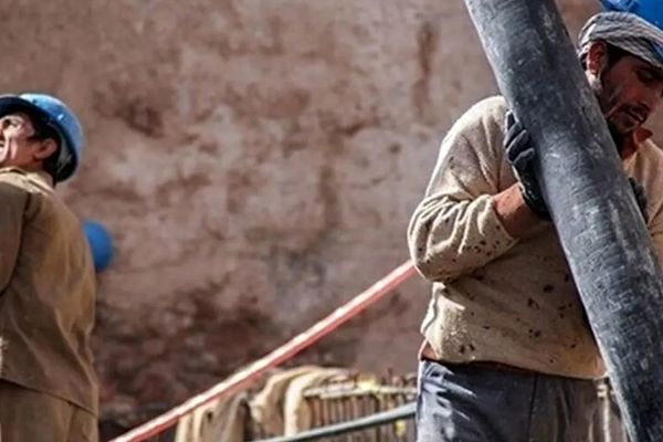 کارشناسان زنگ هشدار بازار خودرو را به صدا درآوردند/ خرید کنیم یا صبر کنیم؟