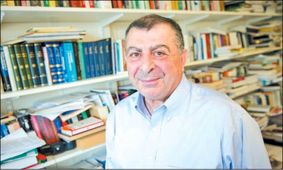 معرفی کامران دادخواه اقتصاددان سرشناس ایرانی + دیدگاه و ویژگی ها