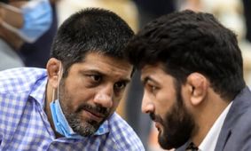 اعتراف علیرضا دبیر: من هم سرود ملی نخواندم / خیلی خوشتیپ هستم! / فیلم بازی کردن من ۲۰ سال طول نمی کشد!