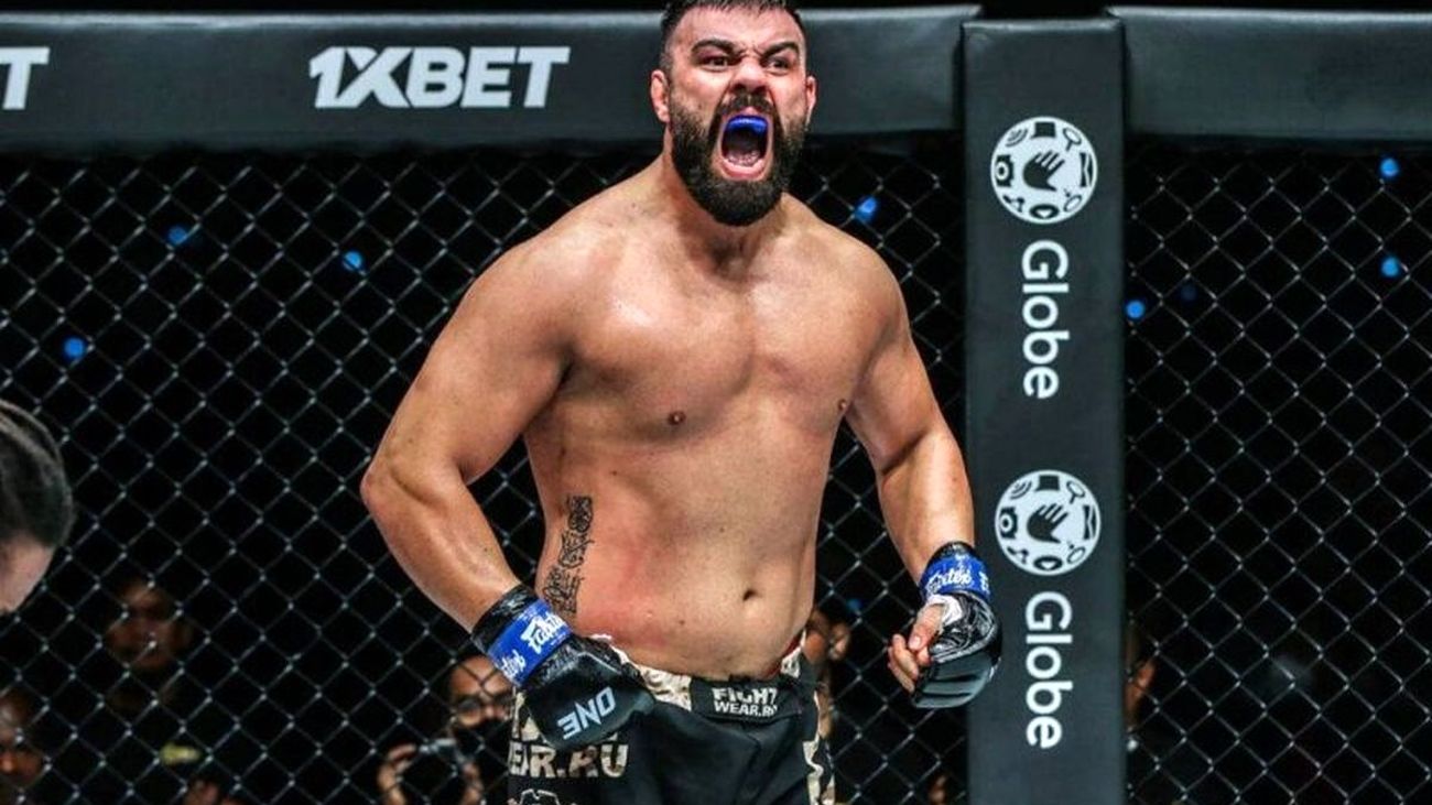 ستاره سابق فوتبال وارد MMA میشود / امیر علی اکبری رقیب پیدا کرد؟ + عکس