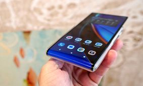 موتورولا یک گوشی رول شونده را به نمایش گذاشت