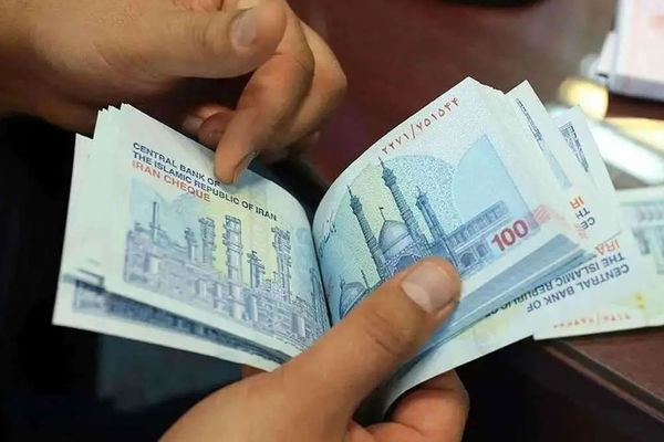 حقوق ۱۴ میلیونی کفاف نمی‌دهد / هزینه خوراکی یک خانواده به ۲۵ میلیون رسید !