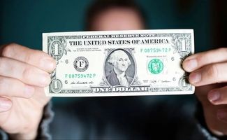 قیمت دلار آزاد امروز سه شنبه 5 اسفند 1404