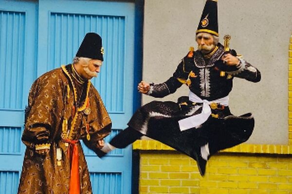 خاطره عجیب هادی کاظمی از پشت صحنه قهوه تلخ با جواد عزتی؛ چرا شکستی اینا رو؟!