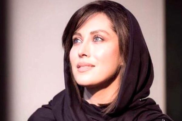 مهتاب کرامتی با چهره‌ای تکیده و زخمی؛ شباهت عجیب به بانوی مشهور چشم‌رنگی افغانستان!