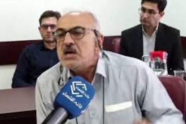 هشدار اقتصاددان: به‌زودی نان و ماست هم از سفره مردم حذف می‌شود! + فیلم