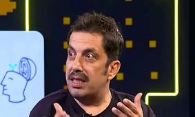 تقلید بی‌نظیر صدای رضا عطاران توسط عباس جمشیدی‌فر! +فیلم