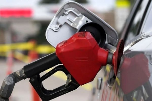 افزایش قیمت بنزین در ۱۴۰۴/ تصمیم نهایی دولت اعلام شد!