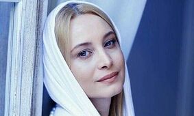مریم کاویانی در 55 سالگی با اکسسوری‌های خیره‌کننده همه را شوکه کرد!