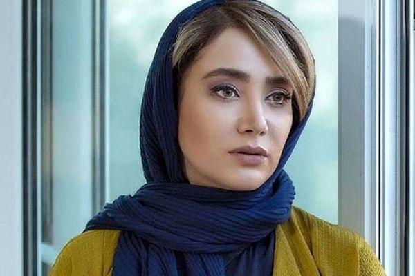 بوسه عاشقانه بهاره افشاری روی دست مادرش همه را شوکه کرد!