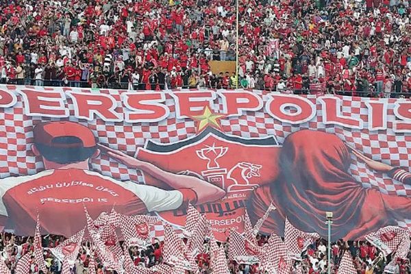 اعتراض هواداران پرسپولیس/ ناآرامی قبل از دیدار حساس با ملوان!