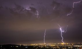 پیش‌بینی طوفان همراه با رگبار و رعد و برق در نیمه شمالی تهران