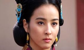 بانو سوسانو همچنان نوجوان/ استایل خاص او در سن ۴۴ سالگی!