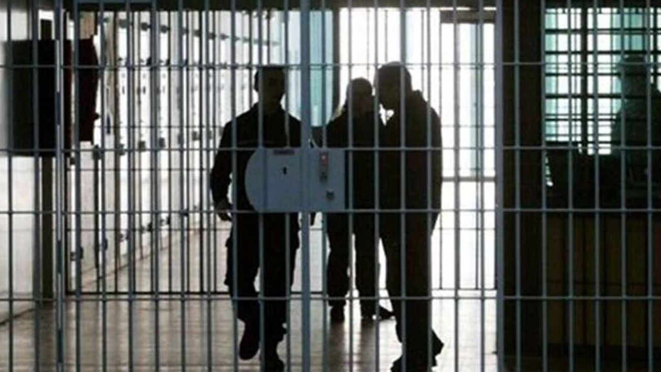 دستگیری یک فوتبالیست سرشناس با شکایت دو زن/ آبرویزی بدتر از این نمی شد!