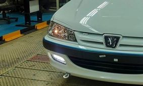 تغییر عجیب قیمت خودرو بعد از نصب دی لایت!  / آپشن جدید قیمت کارخانه پژو پارس  را بالا برد