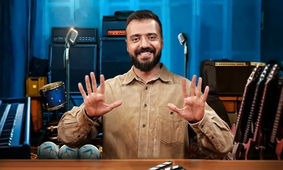 طنز تلخ ابوطالب حسینی درباره قهرمان نشدن سرخ ها در آسیا +ویدیو