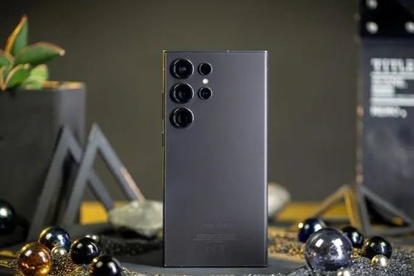 قیمت گوشی امروز چهارشنبه 17 دی 1404