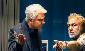 بازیگر اجل معلق همراه خانواده در اکران فیلم جدید +فیلم