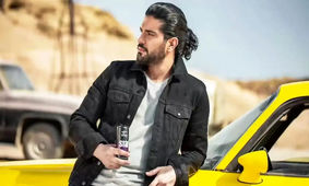 سینا مهراد و جشن تولد ۳۳ سالگی غیرمنتظره؛ زمانی که دلارها روی کیک نشستند! + فیلم