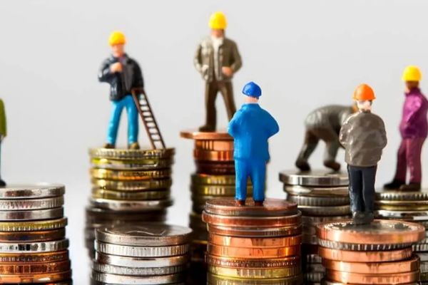  تعیین حقوق کارگران وارد مرحله حساس شد / ۵۰ درصد رشد دریافتی در راه است؟ 