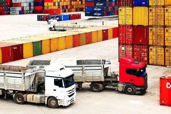 هشت میلیارد دلار؛ نجات‌دهنده اقتصاد کشور!