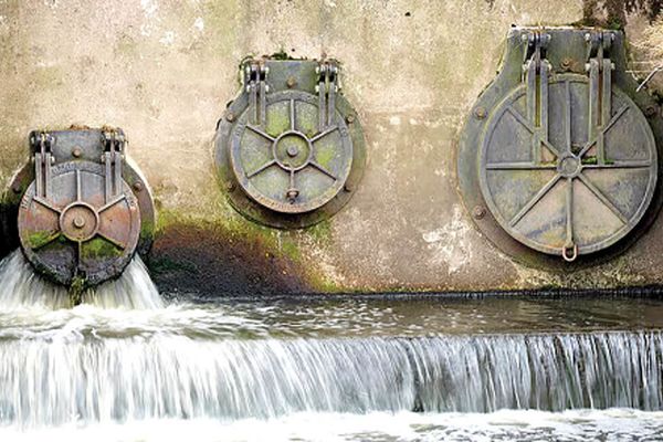 آبفای انگلستان و چالش ورشکستگی