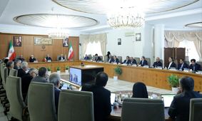 پشت پرده حملات اصولگرایان به معاون پزشکیان؛ زنگ خطر یا بازی سیاسی؟