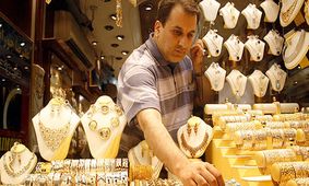 سقوط قیمت‌ها در بازار سکه و طلا  + قیمت  ها در بازار امروز ۲۸ اردیبهشت ۱۴۰۴