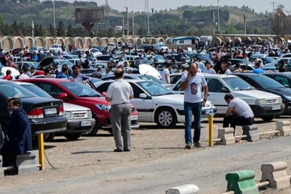 بررسی وضعیت بازار خودرو در ۲۳ مهر ۱۴۰۴؛ کدام خودروها ارزان شدند؟  + جدول قیمت