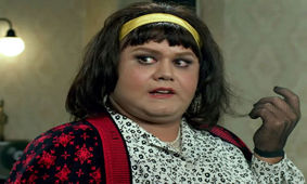 اولین عکس از همسر خیلی کم سن و سال اکبر عبدی / زیبا و شیک پوش !