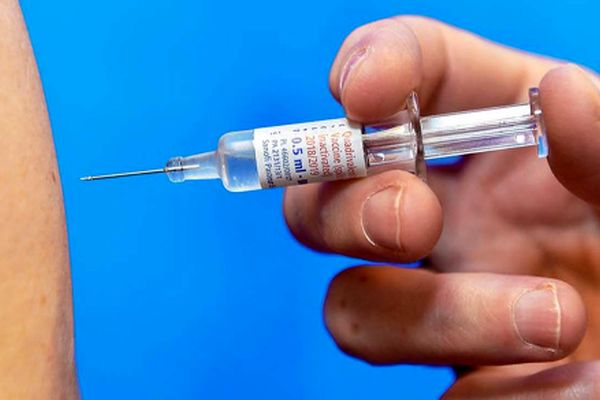 چرا واکسن آنفلوآنزا با نرخ دلار قیمت‌گذاری شد ؟ + فیلم