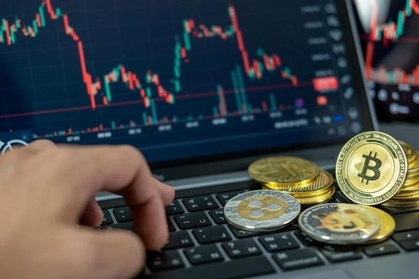 بازار تحت سیطره تردید خریداران؛ طوفان آرام در اقتصاد ایران