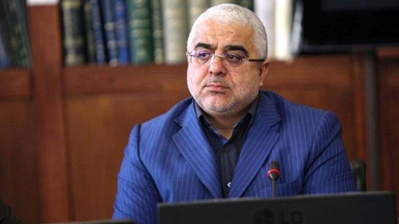 جعفرزاده ایمنآبادی: پاراف آقای رییسی زیر گزارش مفتفروشی نفت موجود است