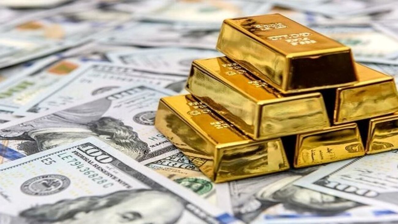 دلار و طلا همچنان میتازند /وعده تکراری فرزین برای بازار سکه