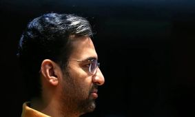 از گلایه تا کنایه / استارت انتخاباتی آذری جهرمی؟